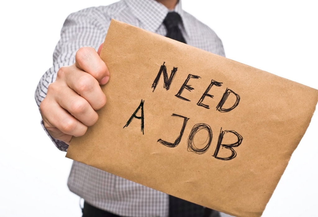 [Imagem: Need-a-Job-Sign.jpg]