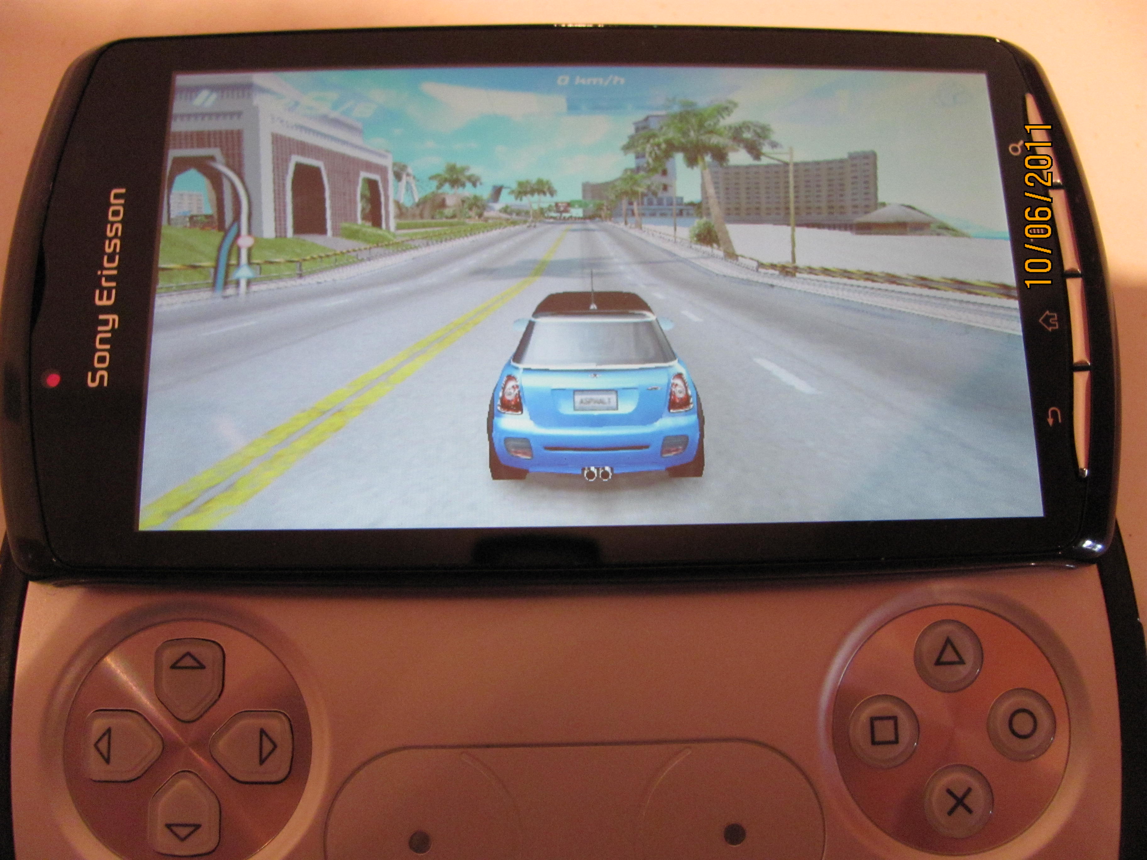 Vai poder jogar PlayStation em viagens de carro ou comboio. Vem aí uma  consola portátil - Tecnologia - MAGG