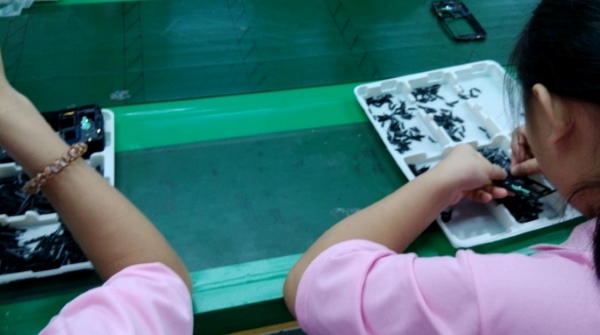 Trabalho infantil na Shinyang Electronics 