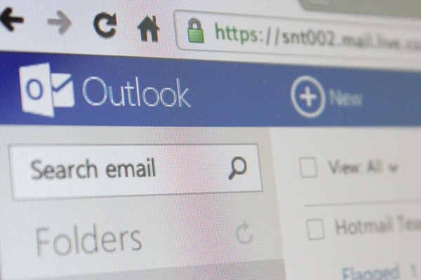 Outlook.com vai perder chat do Facebook e da Google