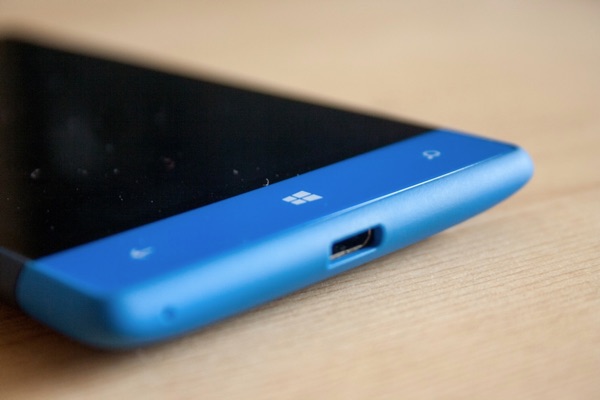 Smartphones de 512MB poderão testar Preview do Windows 10