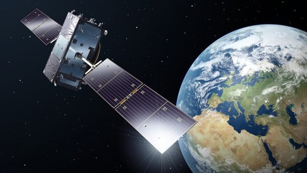 Galileo_satellite_in_orbit_highlight_std