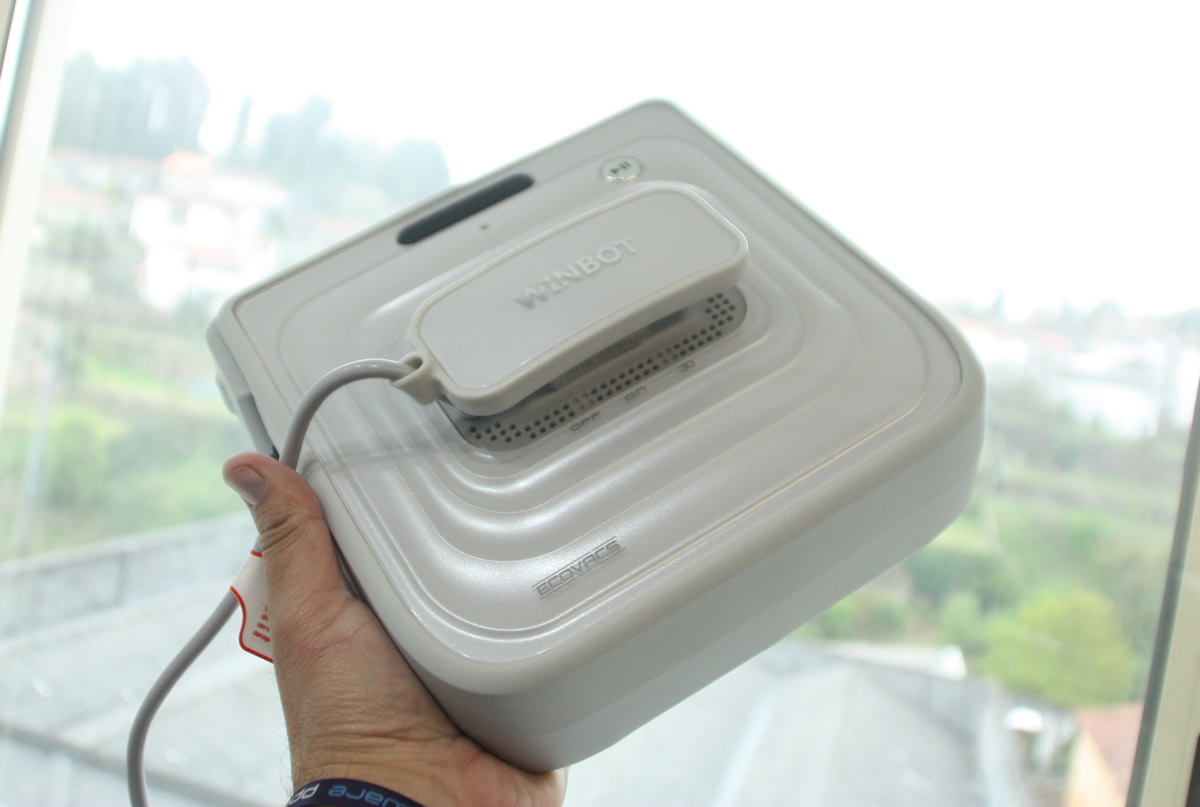 Unboxing WINBOT 7… o robô que lava as suas janelas