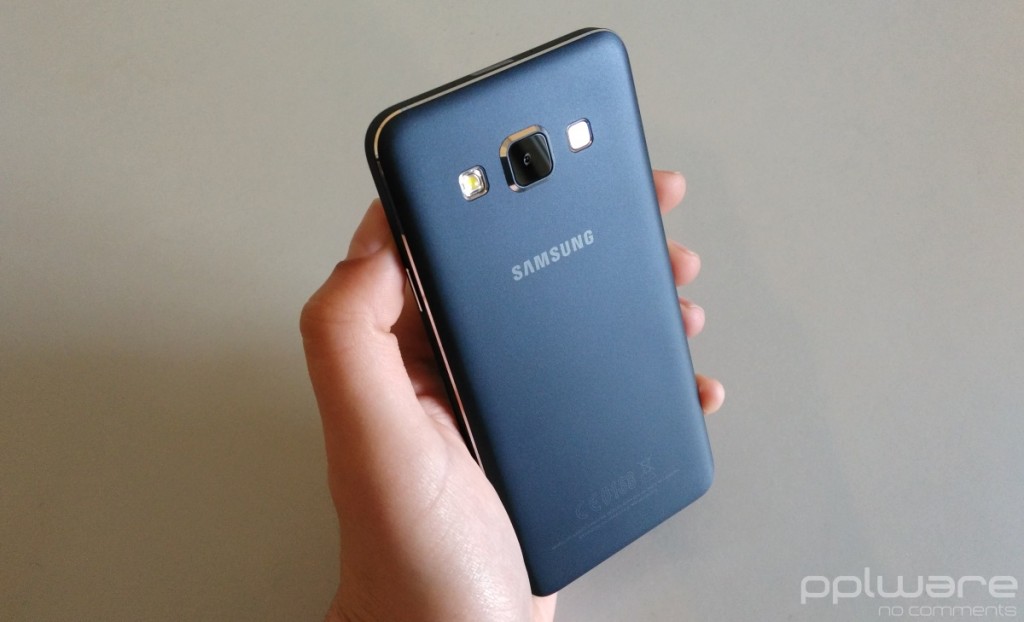 Samsung Galaxy A3 - Traseira