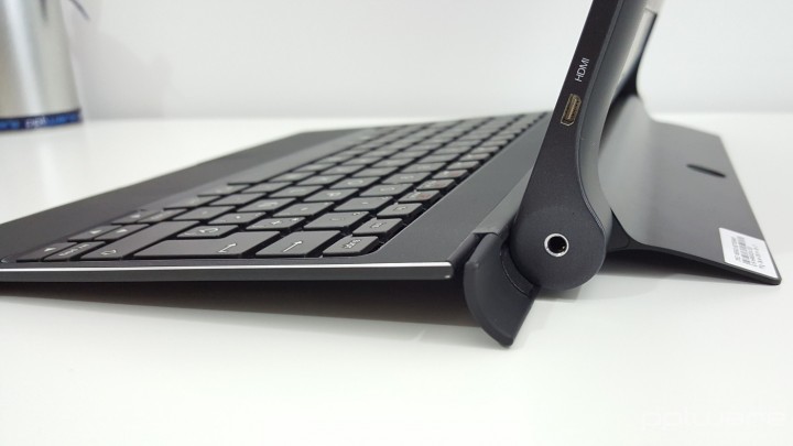 Lenovo YOGA Tablet 2 - Acoplação da capa ao tablet