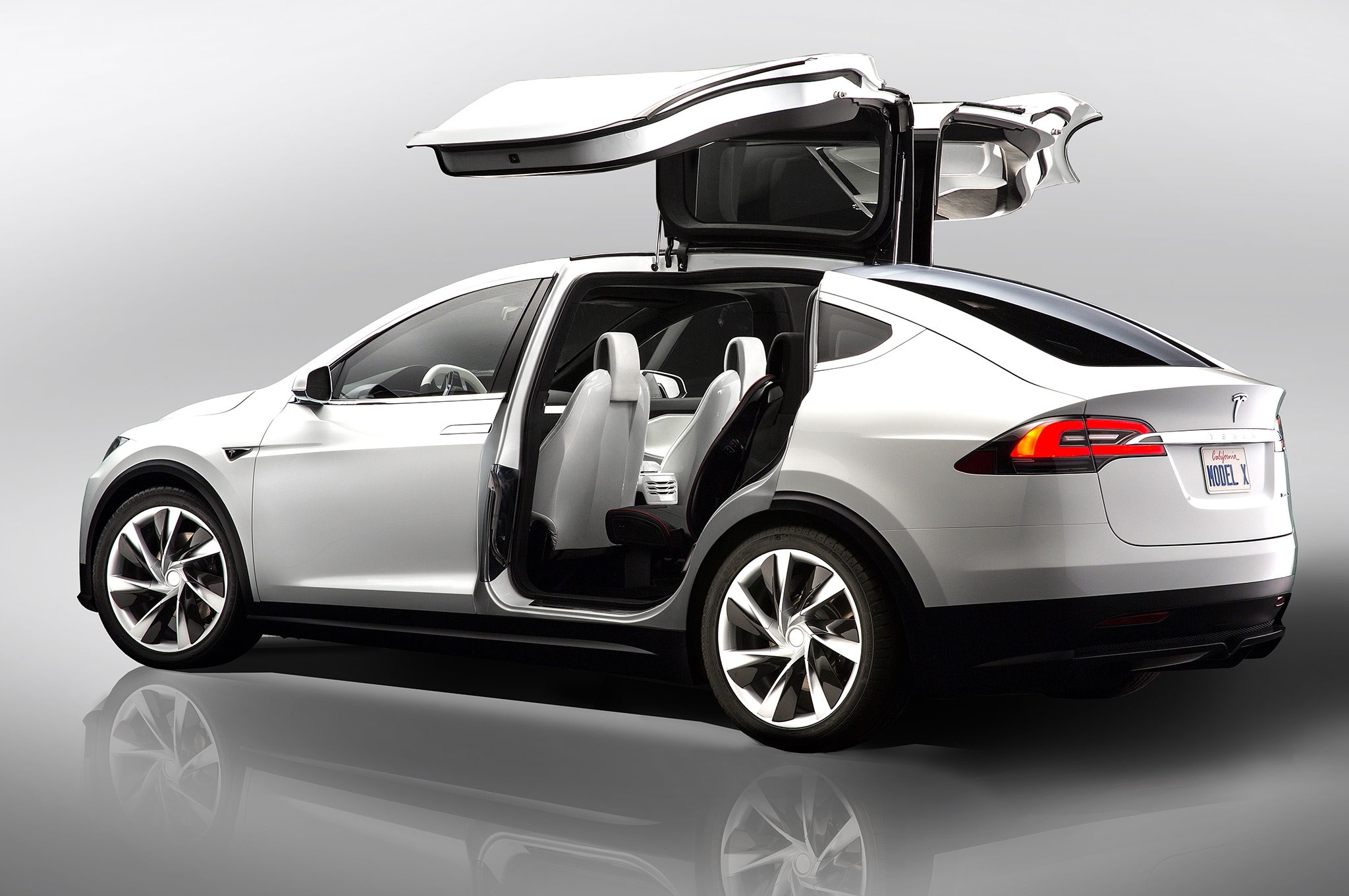 Tesla Model X, um carro com asas, Tecnologia