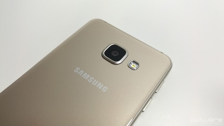 Samsung Galaxy A3 (2016) - câmara traseira