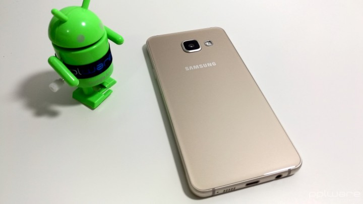 Samsung Galaxy A3 (2016) - traseira