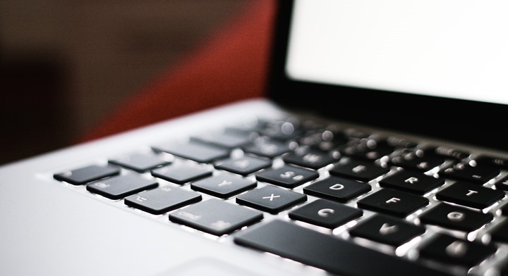 close-up-macbook-keyboard