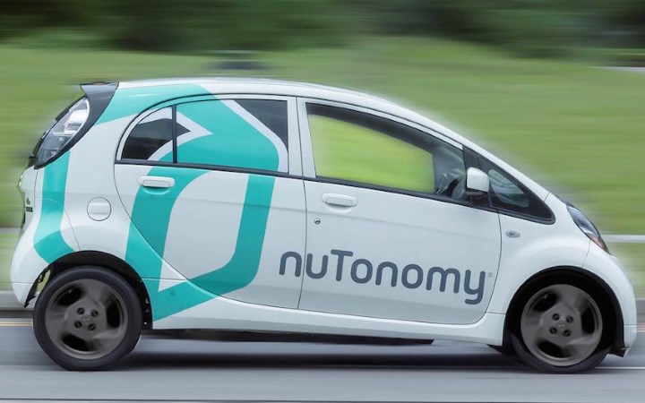 Primeiros táxis sem condutor já circulam em Singapura