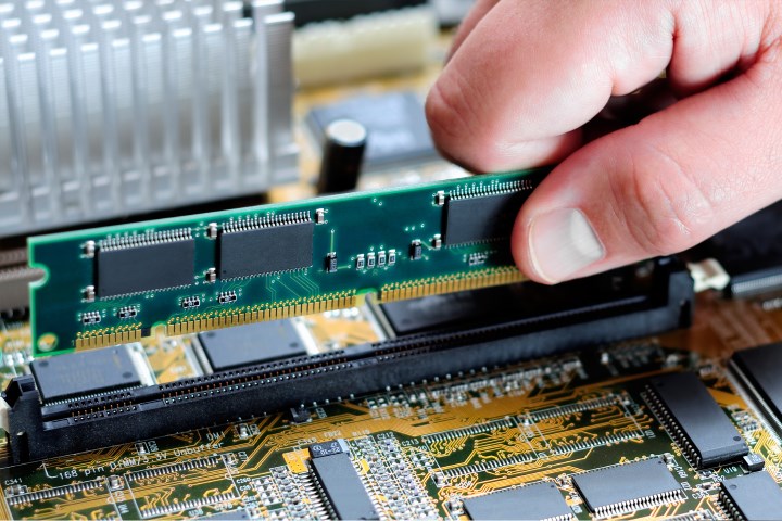 Chegada do novo iPhone faz disparar o preço das memórias