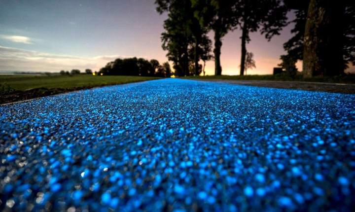 pplware_glowing-blue-bike-lane-tpa_00