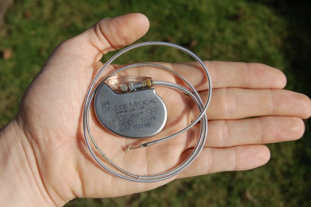 Encontradas mais de 8.600 falhas de segurança em pacemakers