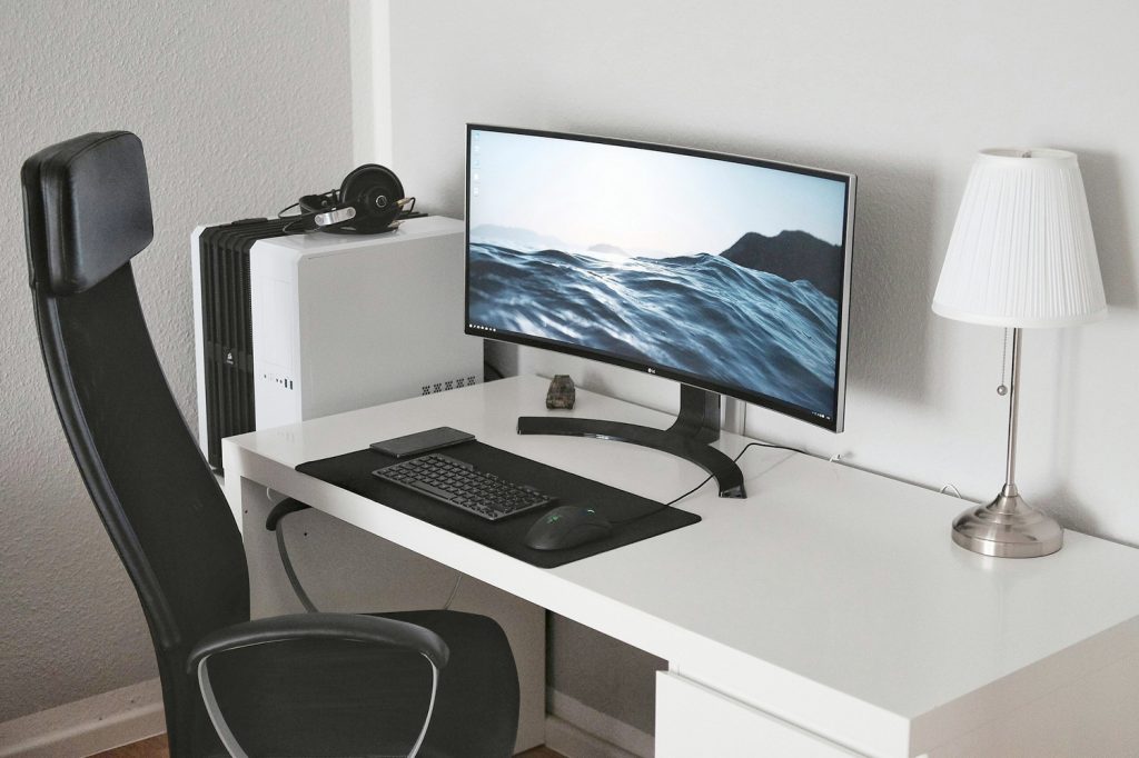 4 Monitores curvos… a preços da China
