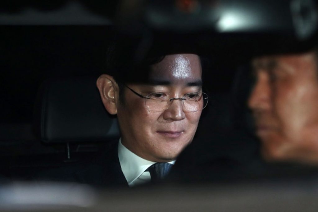 Herdeiro da Samsung condenado a 5 anos de prisão por corrupção