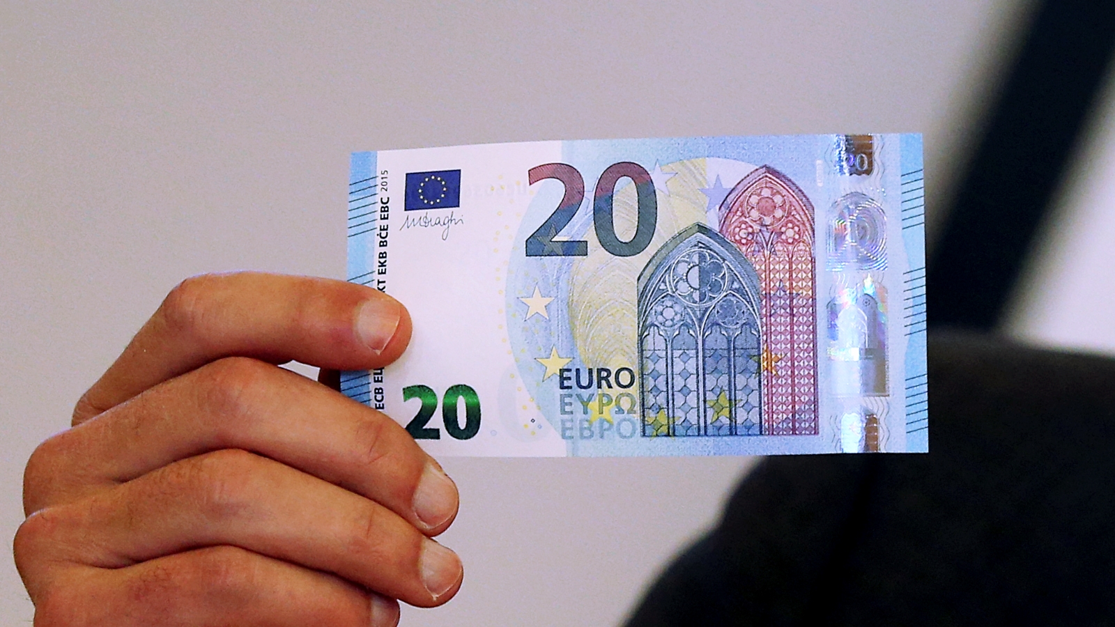 Сколько можно купить евро