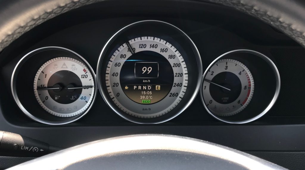 Por isso o termómetro do nosso carro está quase sempre errado!