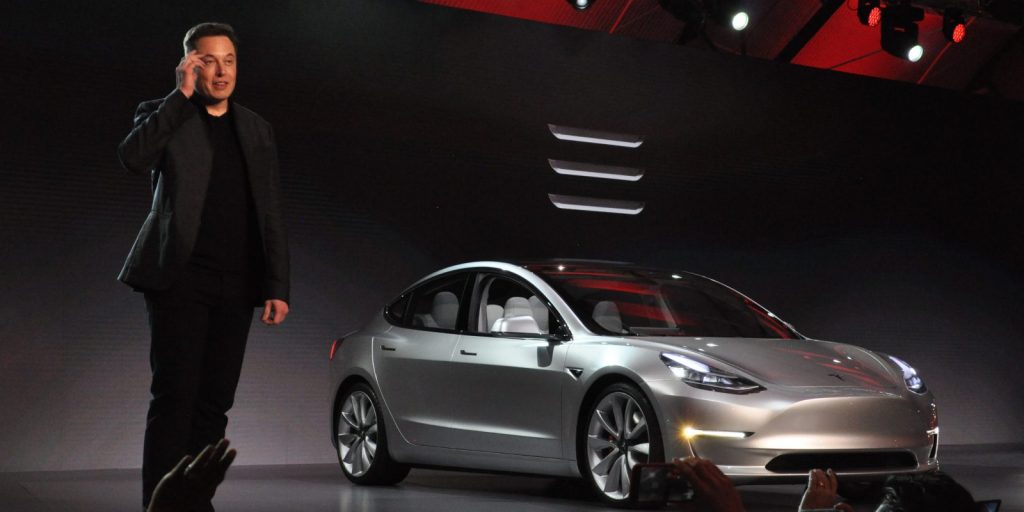 Canceladas 63.000 encomendas do novo Tesla Model 3