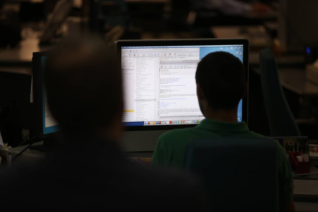 Empresas podem ler e-mails dos empregados?