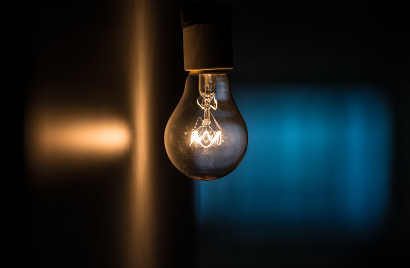 Portugal: Preço da eletricidade vai baixar em 2018