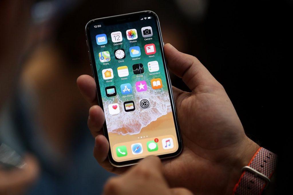 Apple já está a preparar uma versão mais barata do iPhone X