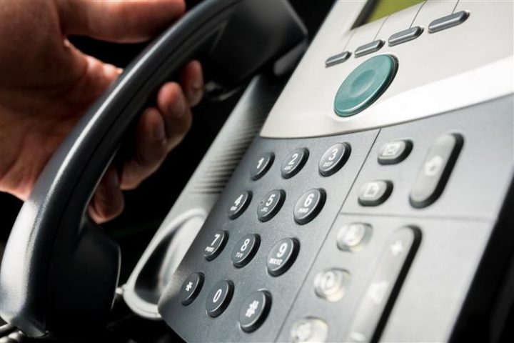 NOS: Apenas 2 clientes no serviço público de telefone
