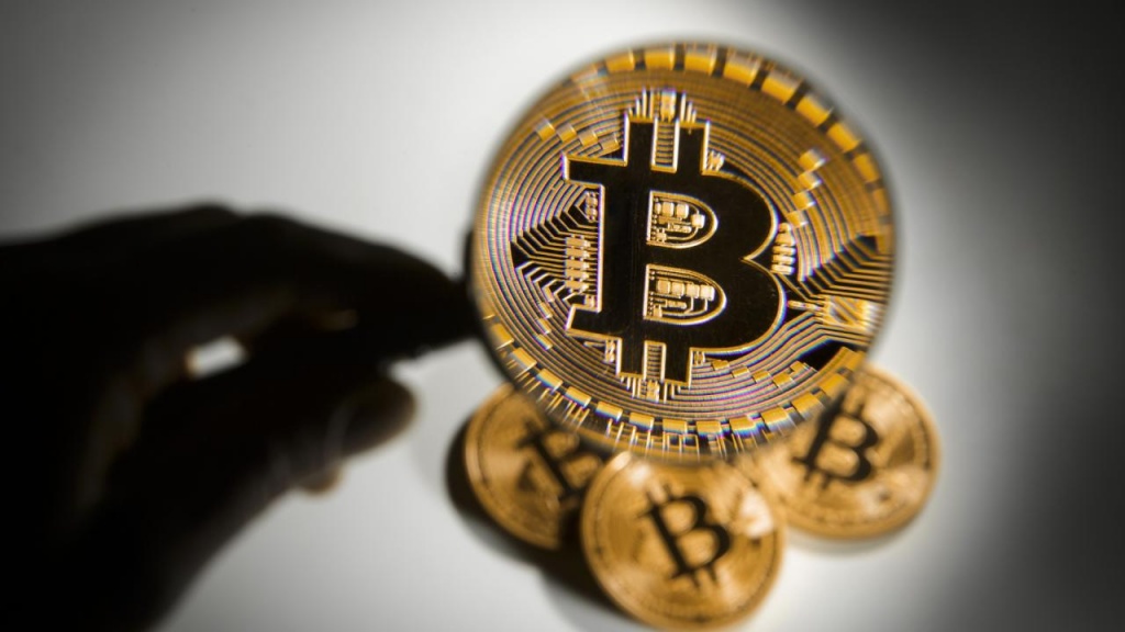 Nobel da Economia Joseph Stiglitz quer banir a Bitcoin