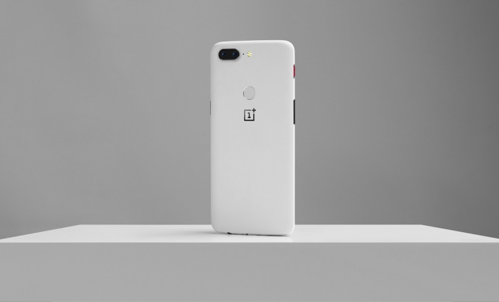 OnePlus 5T edição Sandstone branca