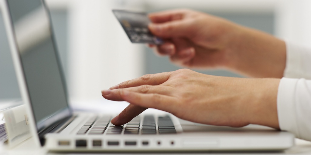 Questão semanal: Apenas 6% nunca fez compras online