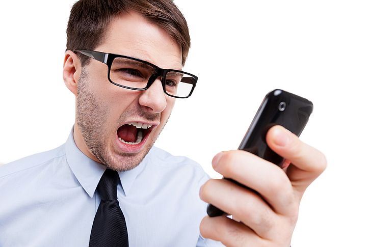 Esqueceu-se de pagar a fatura do telemóvel? Atenção às multas…