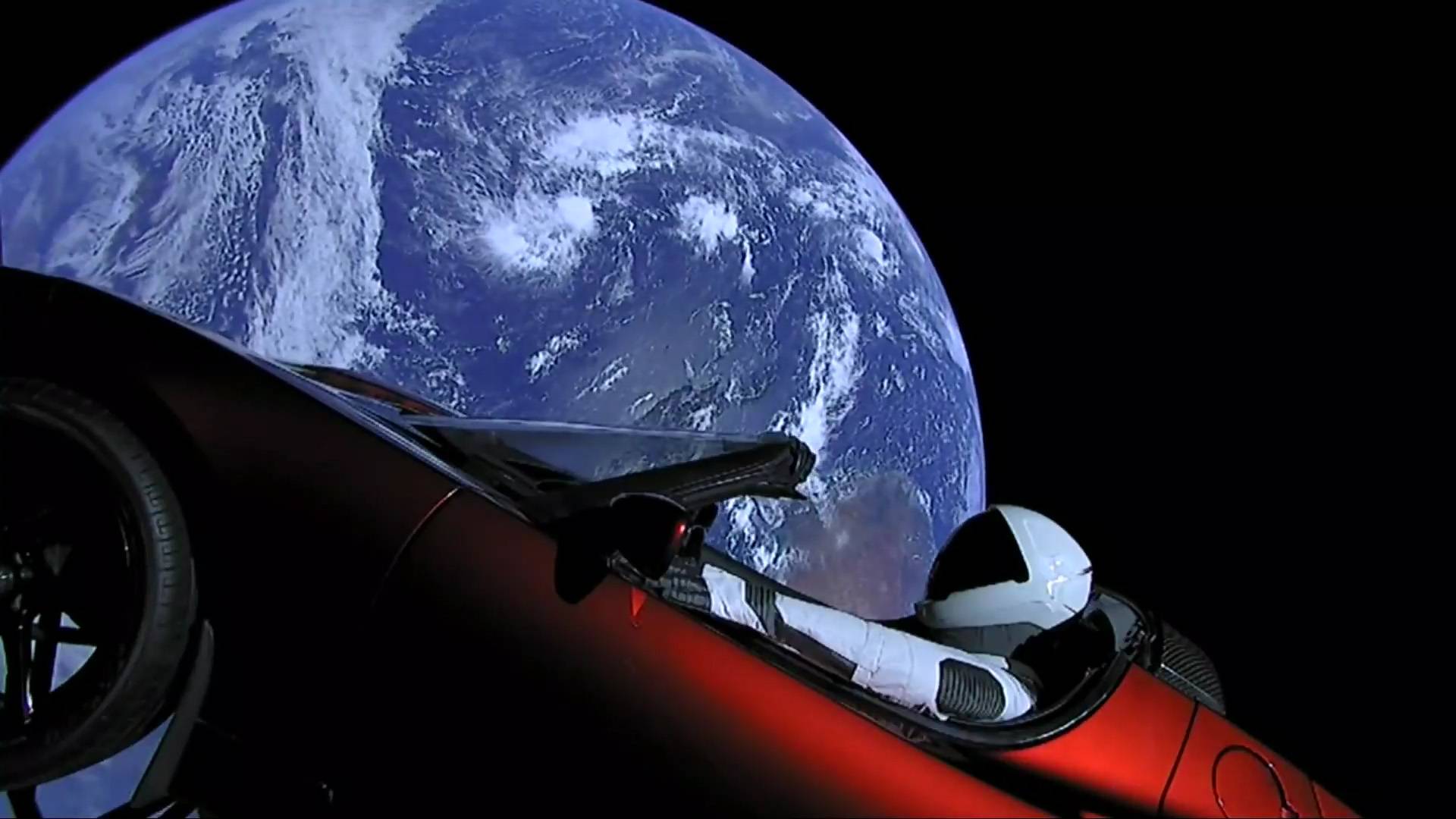 Já pode seguir a trajetória do Tesla Roadster no Espaço
