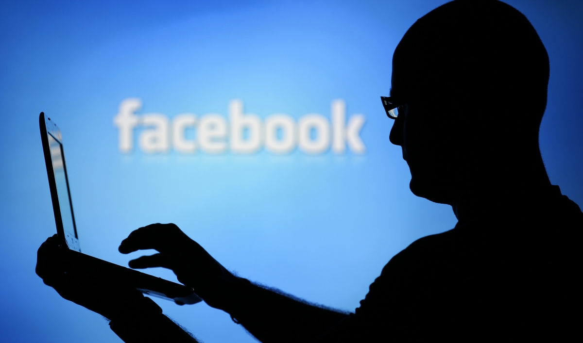 Portugal: Menina aliciada no Facebook obrigada a fazer filmes porno