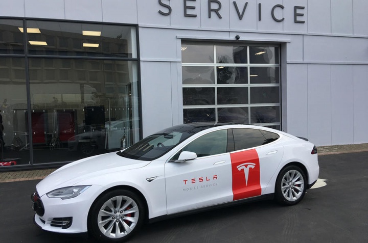 Serviço de assistência móvel Tesla