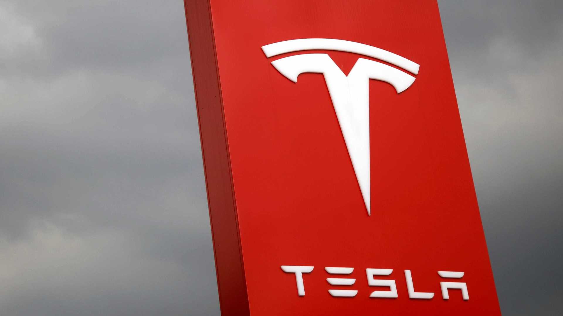 Tesla: Elon Musk despede 9% dos seus funcionários para salvar empresa