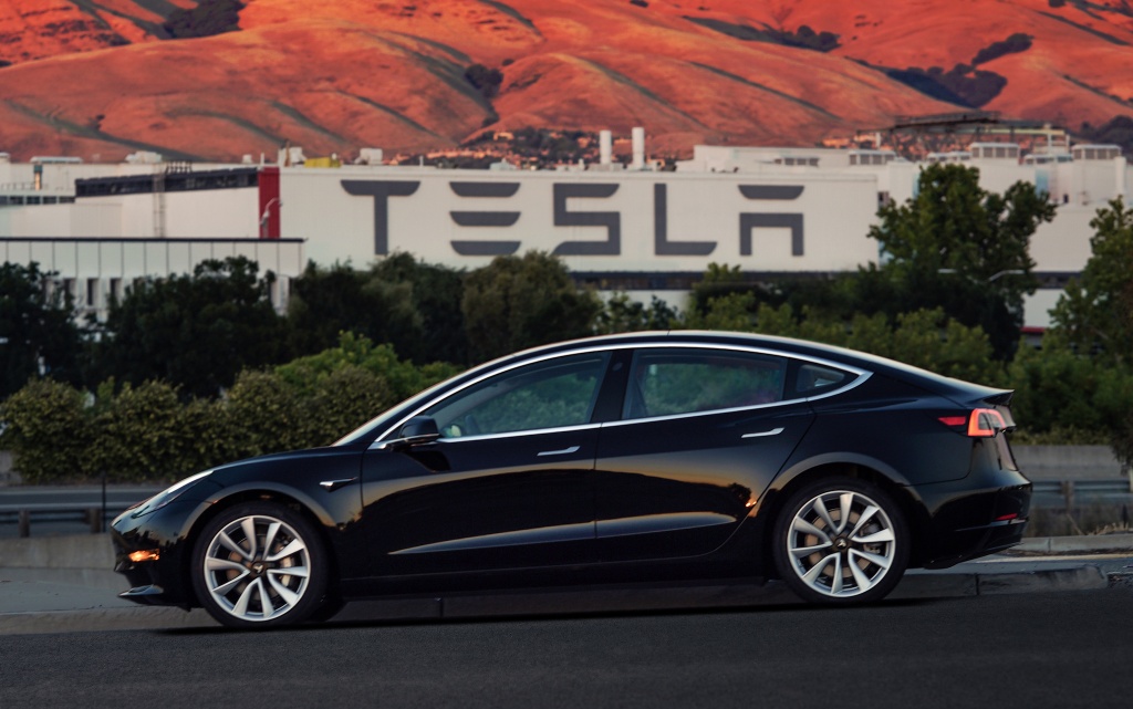 Vai comprar um Tesla Model 3? Saiba quais os tempos de entrega
