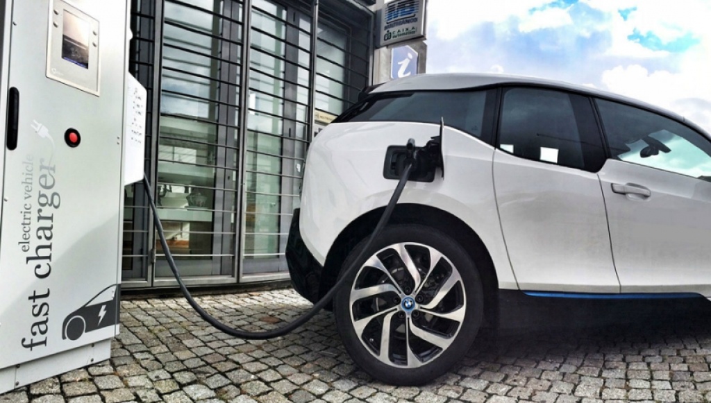 Veículos elétricos: Saiba quais os Municípios com isenção/desconto no estacionamento
