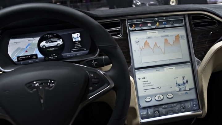 Tesla app rede carros servidores