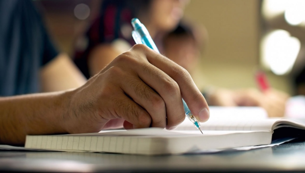 Falha informática está a atrasar a atribuição de bolsas de estudo a universitários