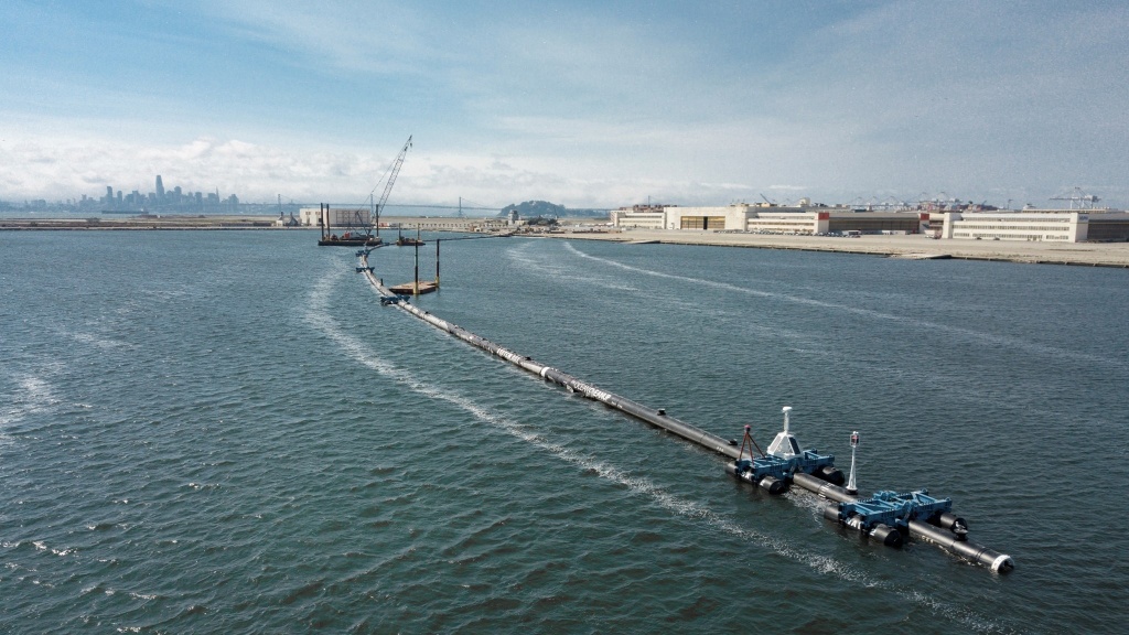 Cientistas querem usar uma ‘serpente gigante’ para limpar os oceanos