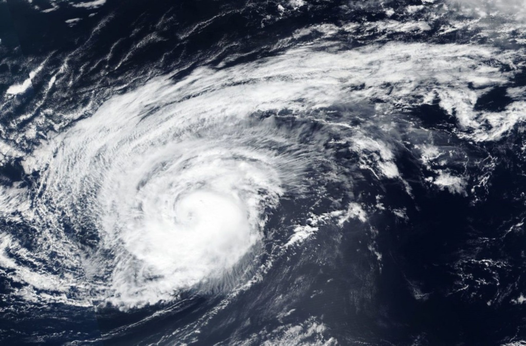 Furacão Leslie está a chegar! Acompanhe a evolução da tempestade