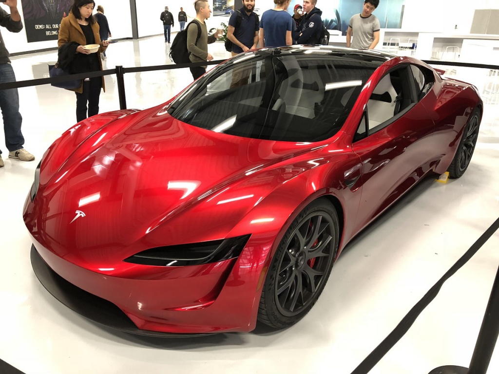 Será este o novo e poderoso Tesla Roadster? Veja as imagens