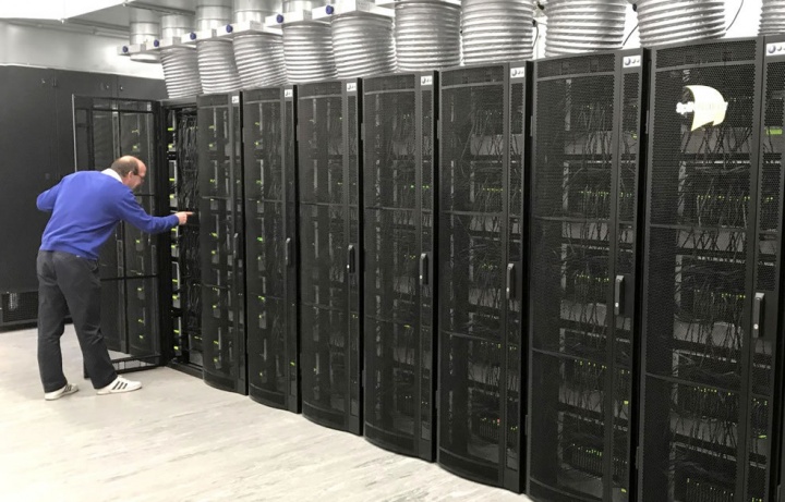 Imagem do SpiNNaker - o maior supercomputador
