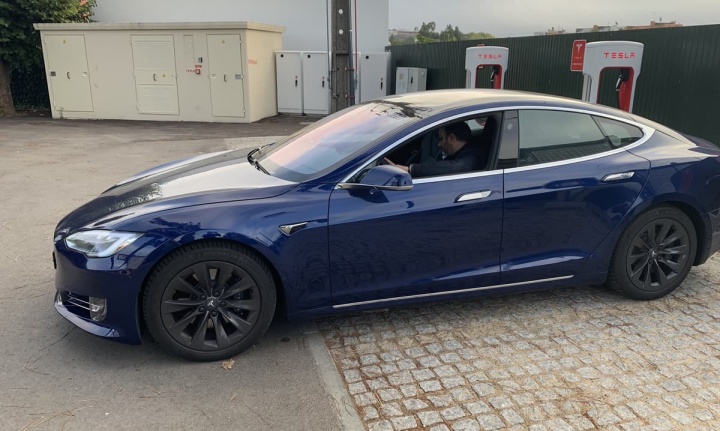 Tesla Model S roubar ladrões segurança