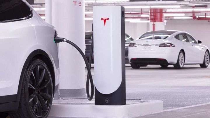 Supercharger Tesla carros energia rede