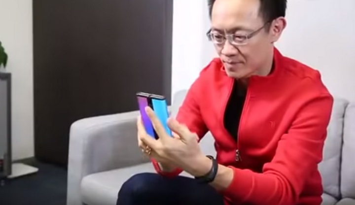 MIUI 12 revela smartphone Xiaomi dobrável com câmara de 108 MP