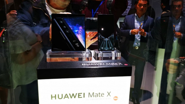 Huawei Mate X Samsung Galaxy Fold