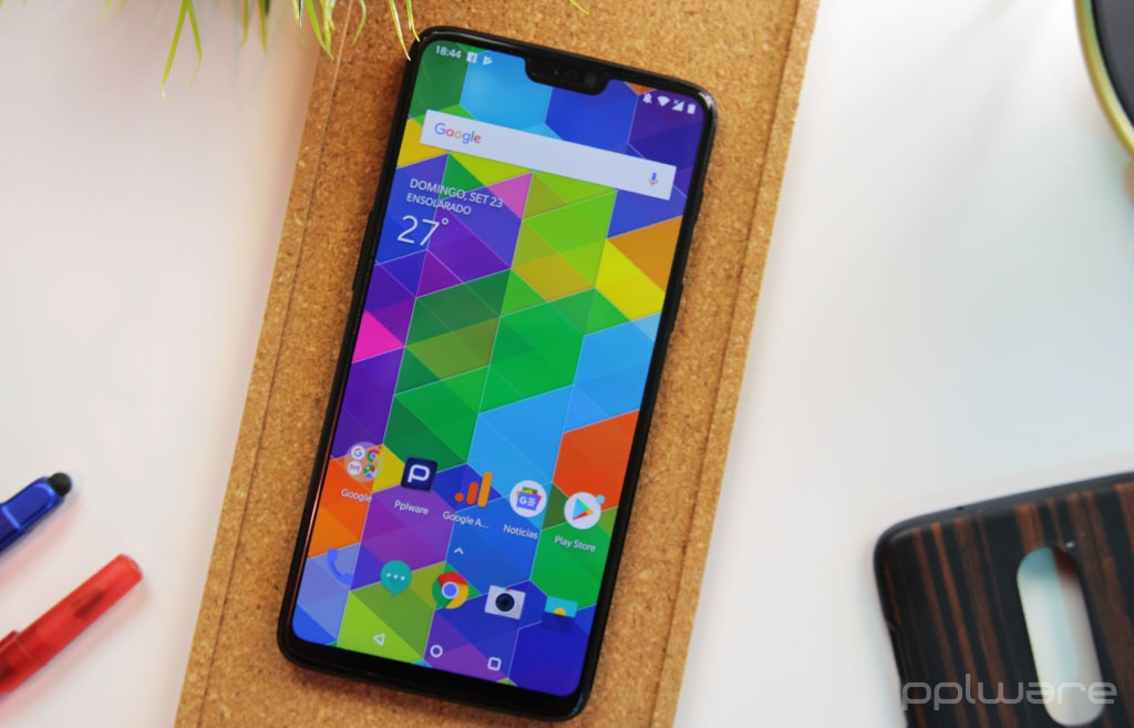 Android Slices Google Duo OxygenOS Apple iPhone Face ID notch smartphones Android