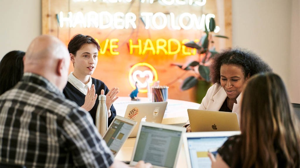 Apple une-se à Dream Corps para reforçar a Iniciativa Educativa para a Comunidade