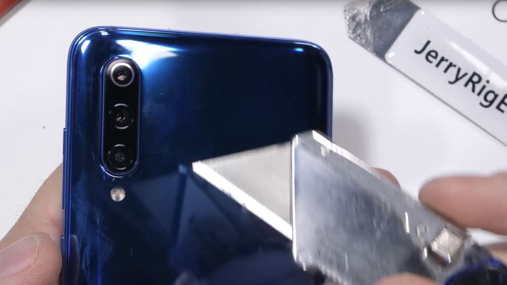 Xiaomi Mi 9: teste de resistência mostra bons resultados e uma meia verdade