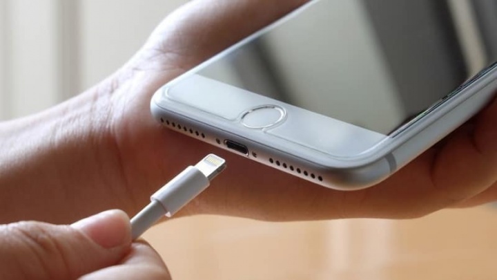 iPhone Apple baterias reparar não oficiais